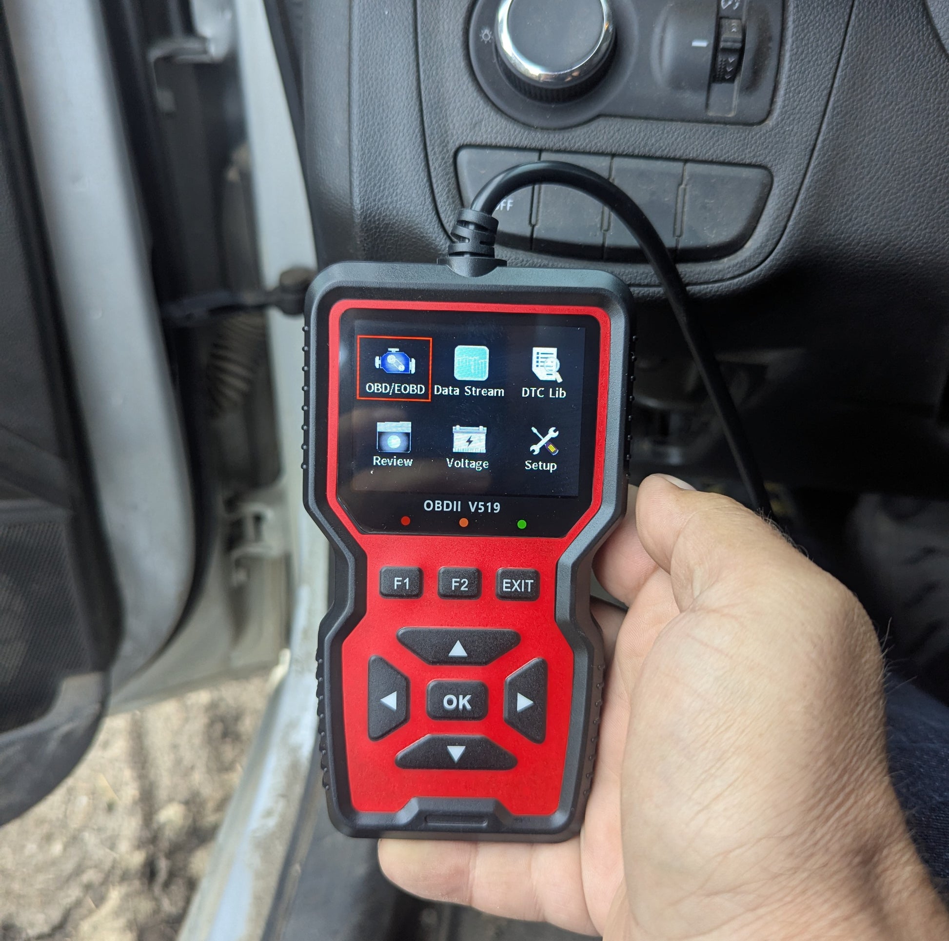 Free Shipping - Professional V519 OBD2 Scanner
